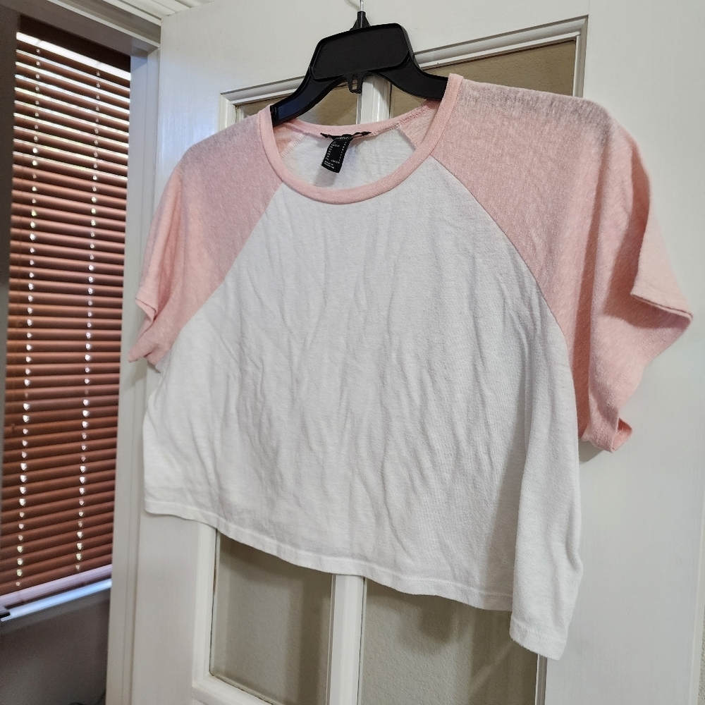 Forever 21 Pink White Raglan Crop Tee Size L Colorblock Baby Tee Casual Y2K - Picture 2 of 8